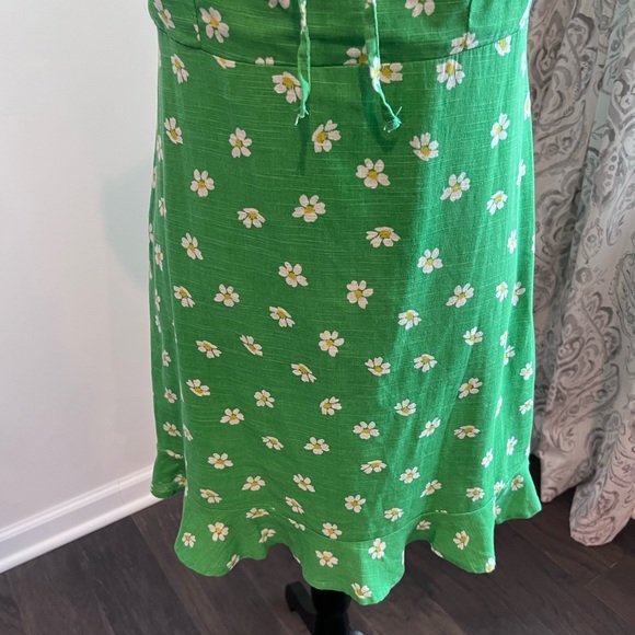 Urban Outfitters Green Floral Magpie Off the Shoulder Mini Dress Size Medium - Picture 6 of 10